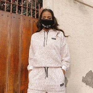 RVCA VA Essential Pullover Hoodie